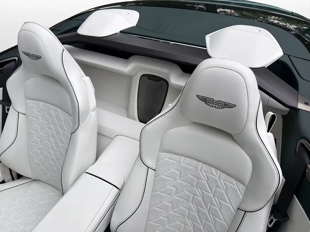 Aston Martin Vanquish Volante - foto 15