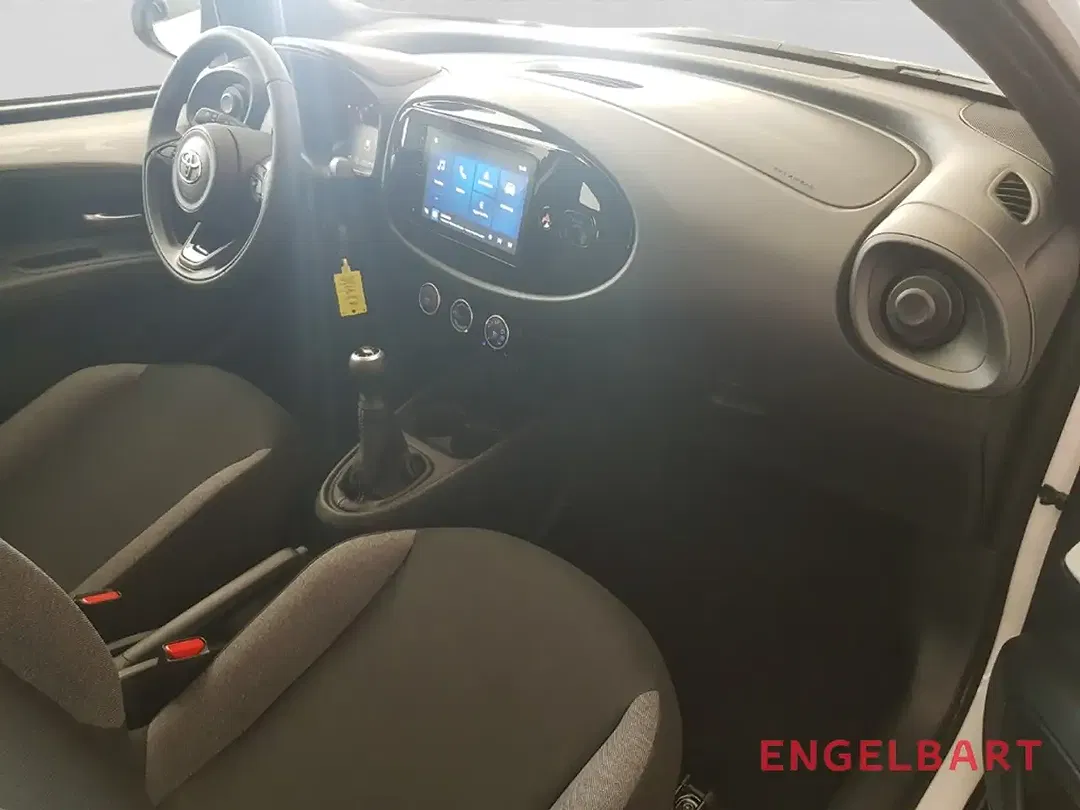 Toyota Aygo X Business Edition - Thumbnail 10