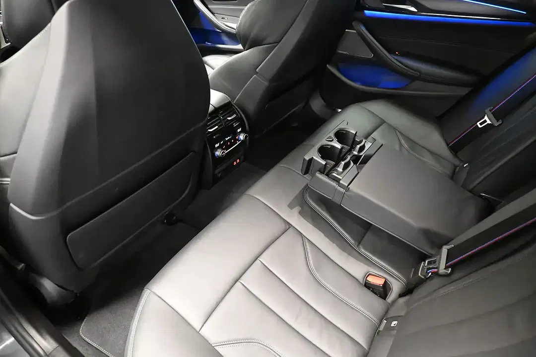 BMW M5 xDrive Competition - foto 8