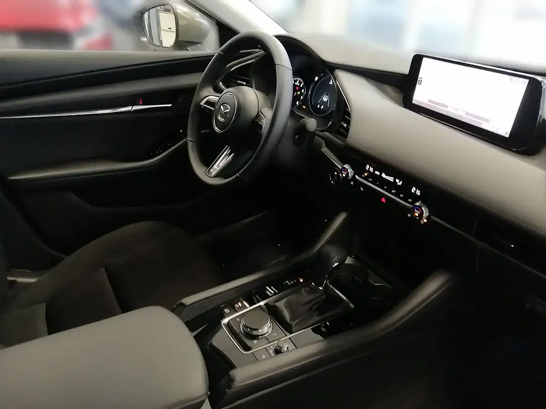 Mazda 3 Centre-Line - Thumbnail 12