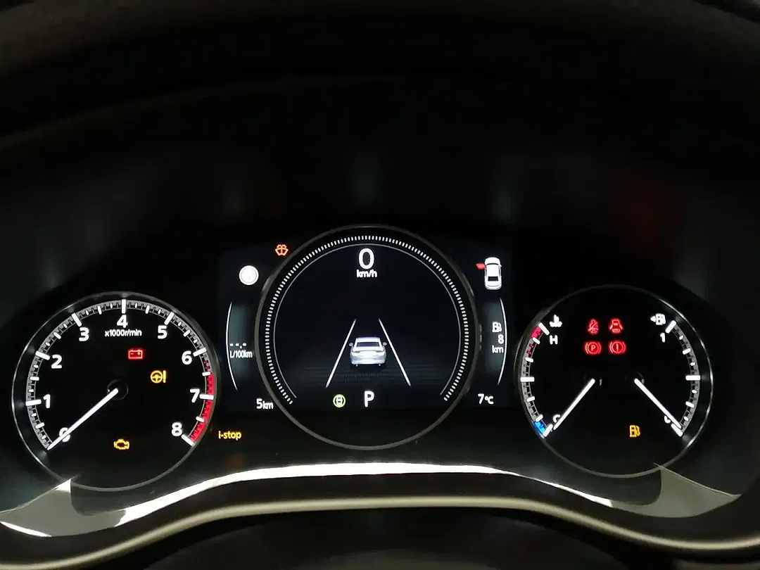 Mazda 3 Centre-Line - Thumbnail 5