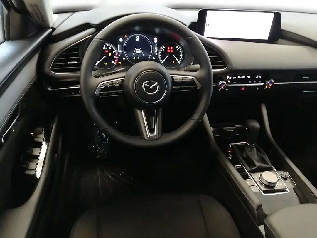 Mazda 3 Centre-Line - Thumbnail 8