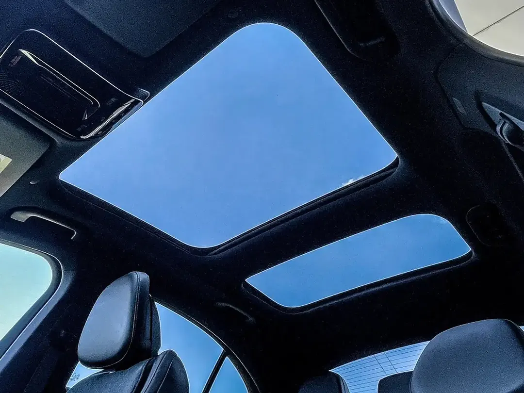 Mercedes-Benz E 200 Burmester - Thumbnail 9