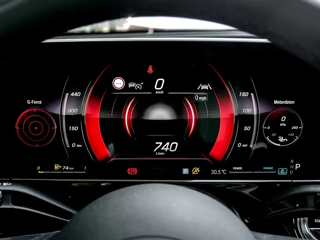 Mercedes-Benz E 200 Burmester - Thumbnail 14