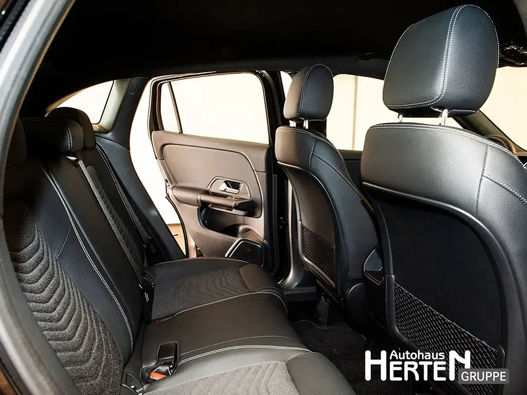 Mercedes-Benz GLA 200 - foto 15