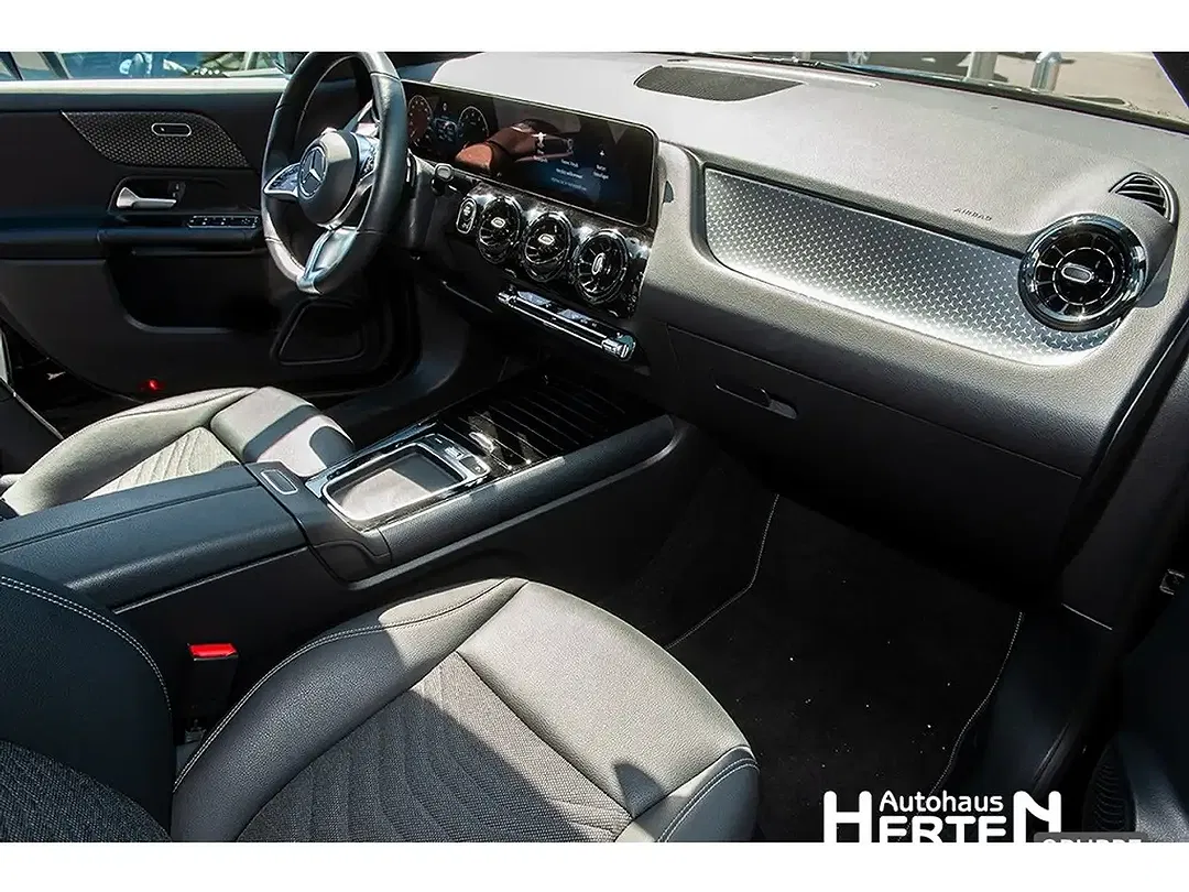 Mercedes-Benz GLA 200 - Thumbnail 5