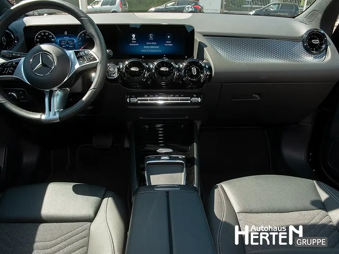 Mercedes-Benz GLA 200 - Thumbnail 9