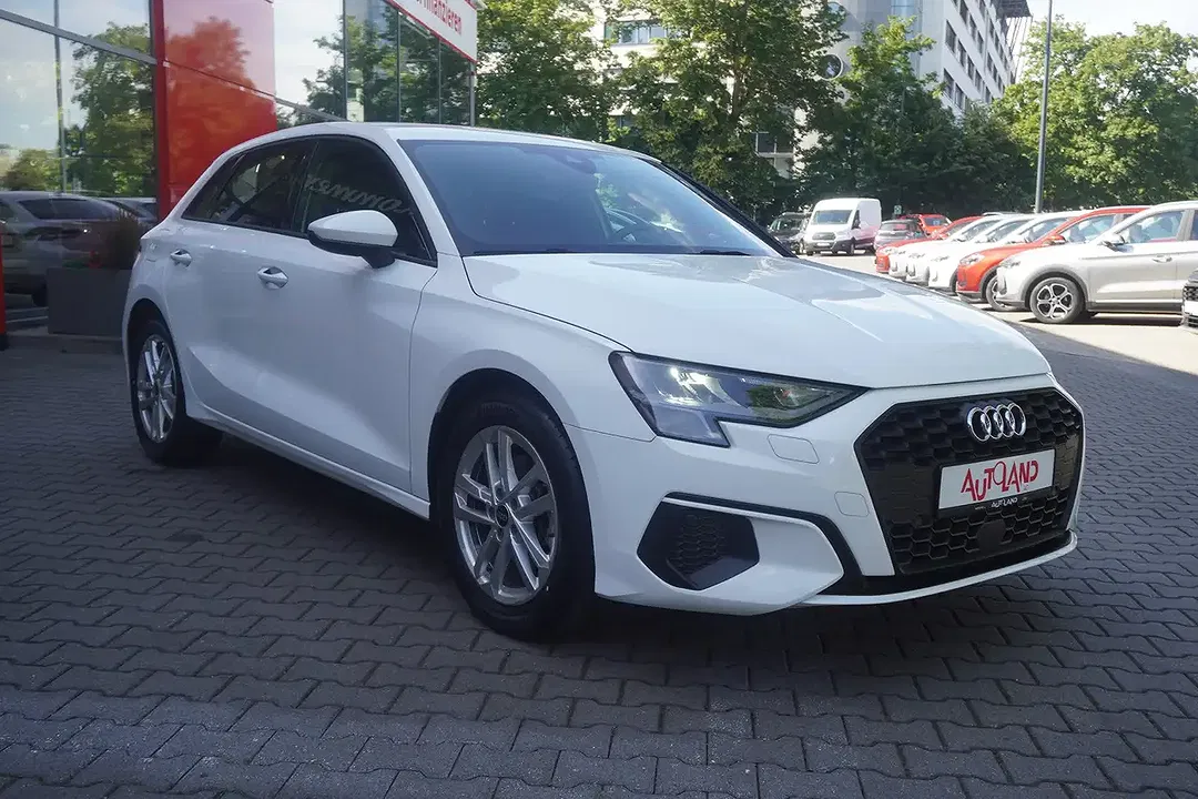 Audi A3 40 1.4 TFSI e Sportback Base - Thumbnail 3