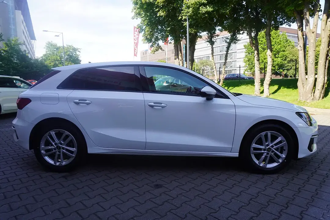 Audi A3 40 1.4 TFSI e Sportback Base - Thumbnail 4