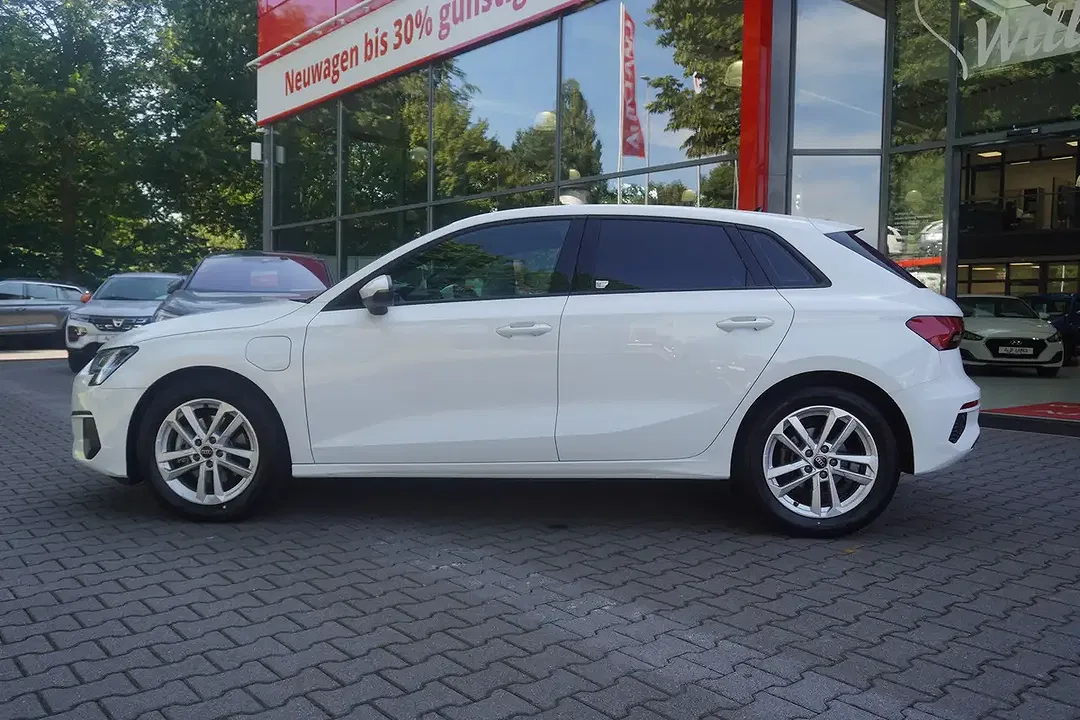 Audi A3 40 1.4 TFSI e Sportback Base - Thumbnail 8