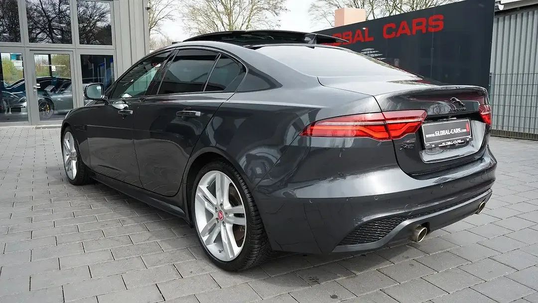 Jaguar XE P250 R-Dynamic SE Black - Thumbnail 13