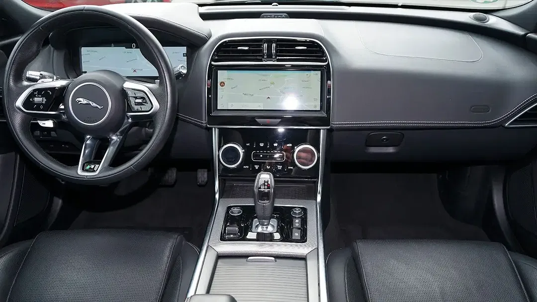 Jaguar XE P250 R-Dynamic SE Black - Thumbnail 4