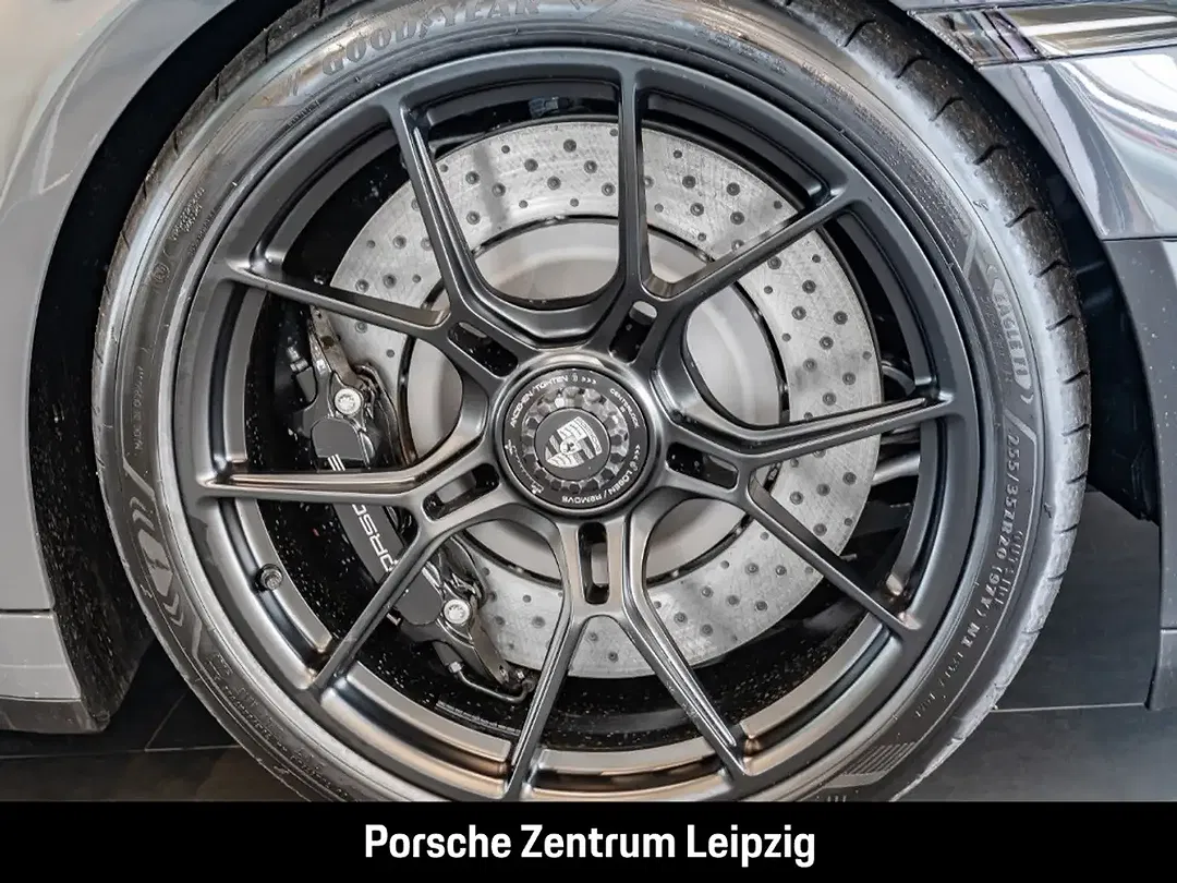 Porsche 992 GT3 Touring - Thumbnail 10