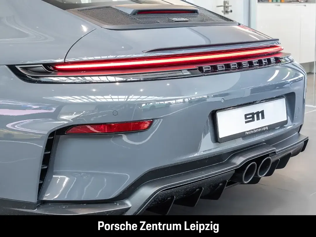 Porsche 992 GT3 Touring - Thumbnail 12