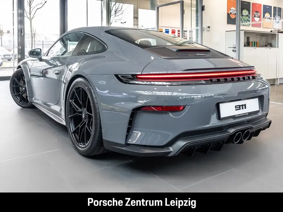 Porsche 992 GT3 Touring - Thumbnail 3