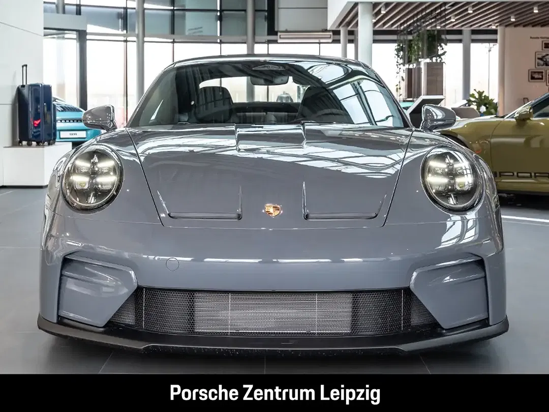 Porsche 992 GT3 Touring - Thumbnail 4
