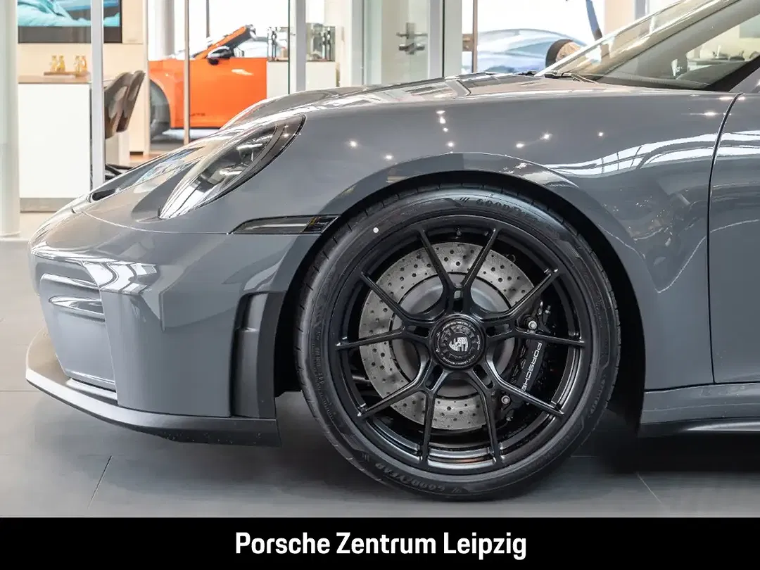 Porsche 992 GT3 Touring - Thumbnail 7