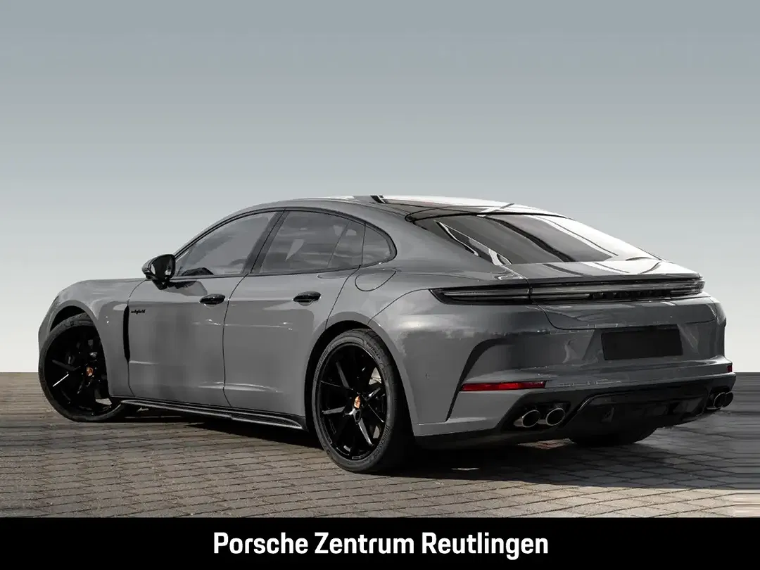 Porsche Panamera E-Hybrid 4 - Thumbnail 3