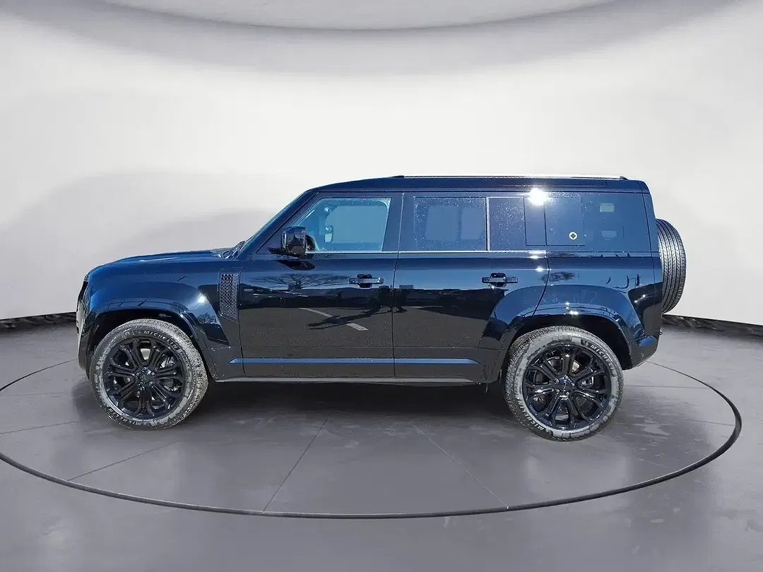 Land Rover Defender P635 OCTA Black Edition 110 - foto 2