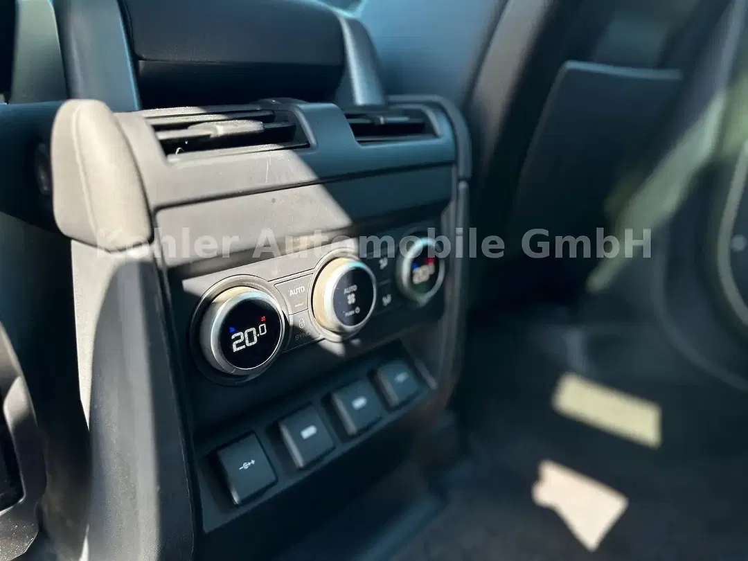 Land Rover Defender 2.0 110 S - Thumbnail 8