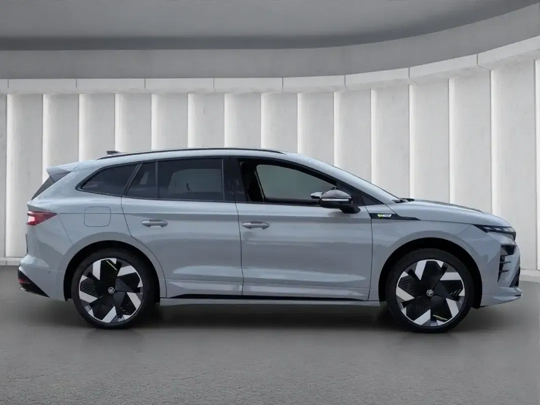 Skoda Enyaq 4x4 vRS - Thumbnail 2