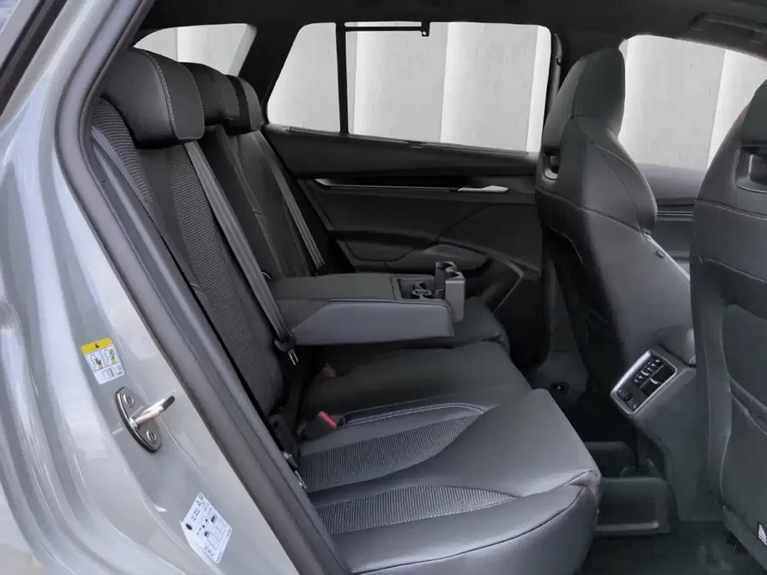 Skoda Enyaq 4x4 vRS - Thumbnail 8