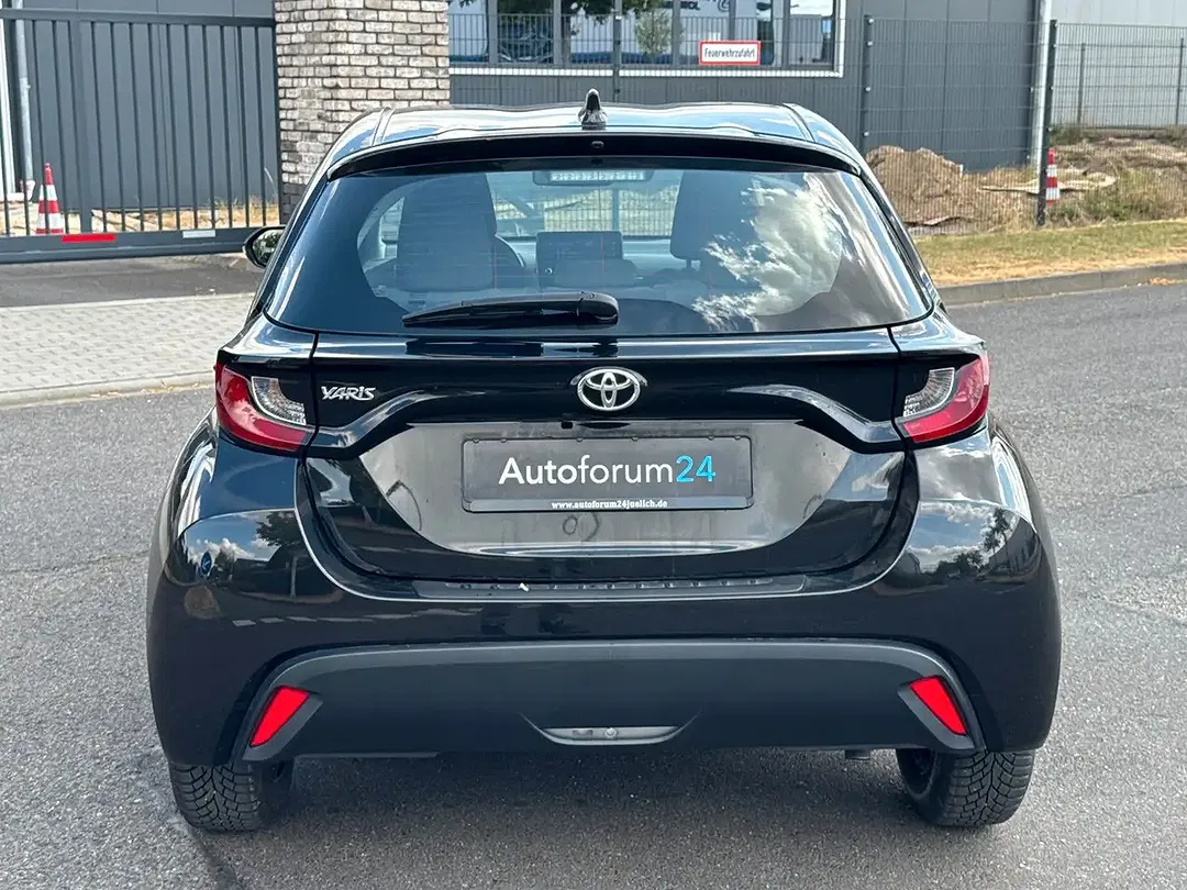 Toyota Yaris Comfort - Thumbnail 4