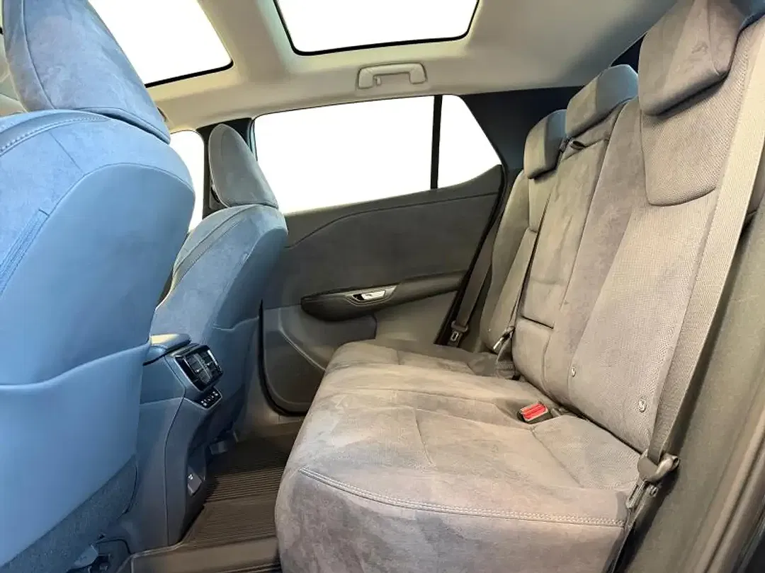 Lexus RZ - Thumbnail 13