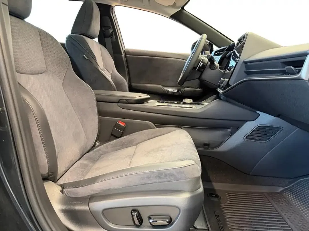 Lexus RZ - Thumbnail 14