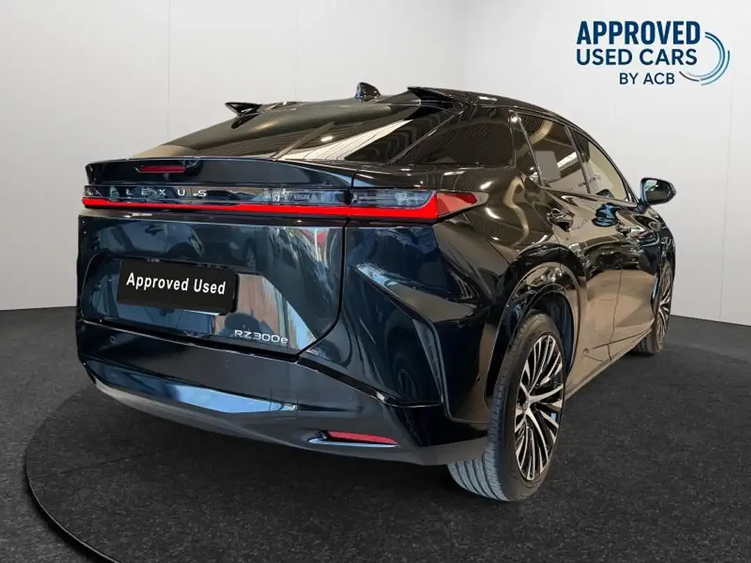 Lexus RZ - Thumbnail 4