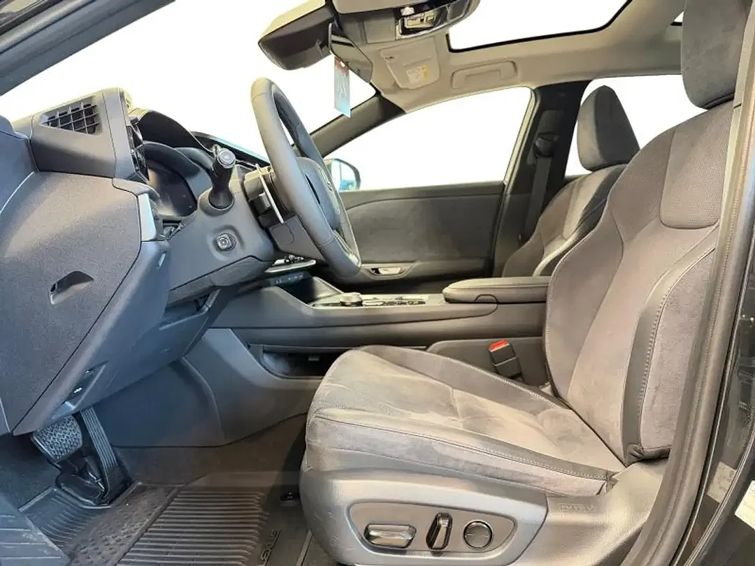 Lexus RZ - Thumbnail 8