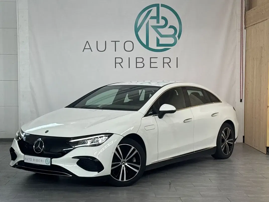 Mercedes-Benz EQE 300 - Thumbnail 3