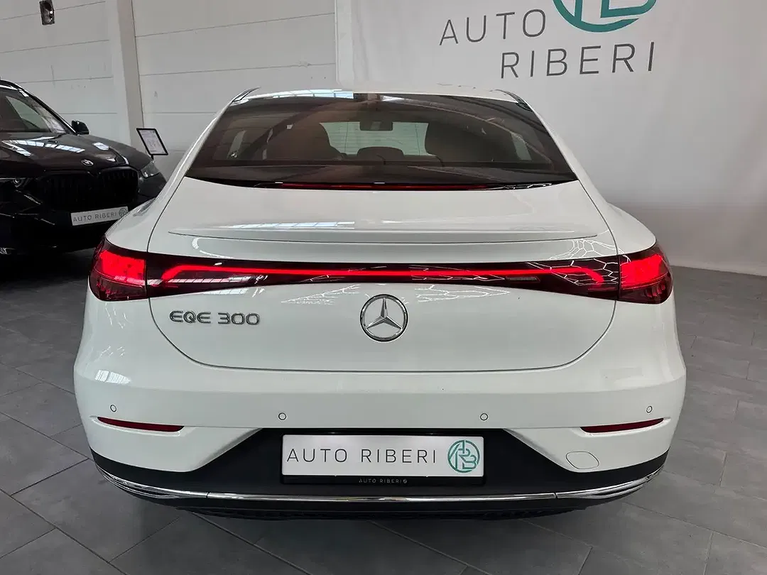 Mercedes-Benz EQE 300 - Thumbnail 7