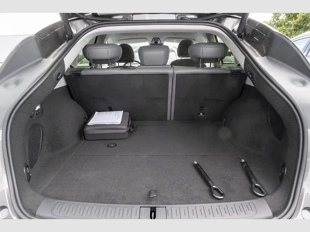 MG IM6 EV AWD Premium - Thumbnail 6
