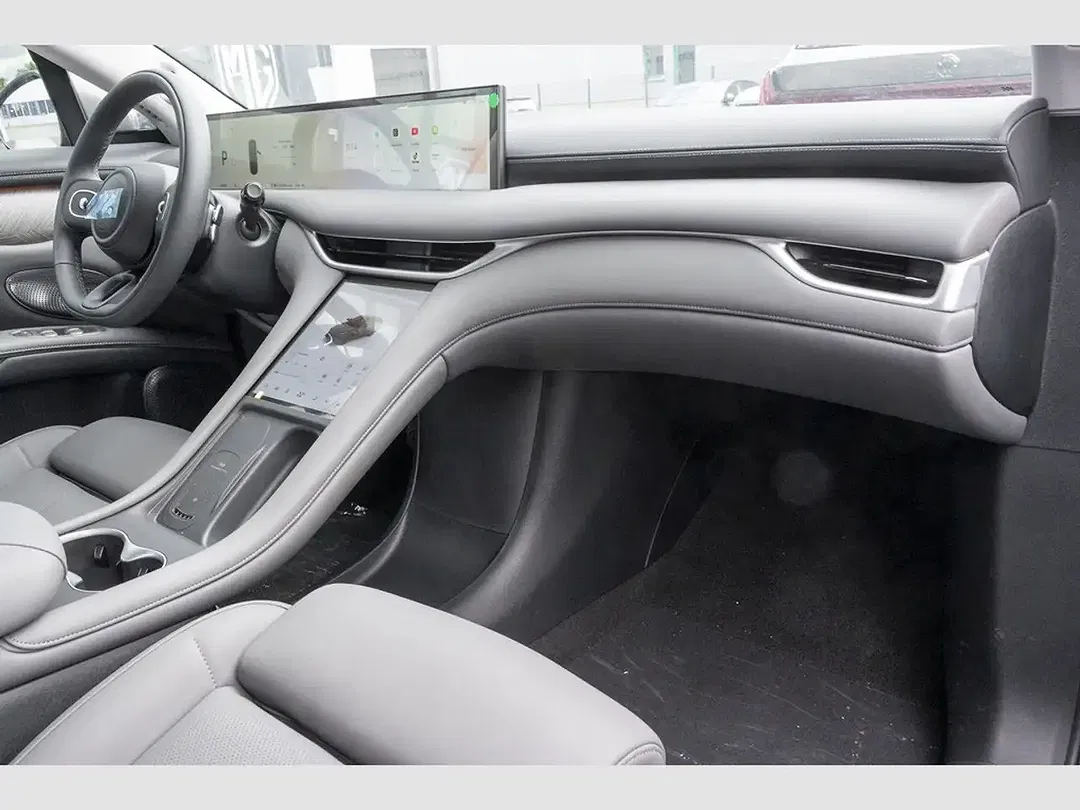 MG IM6 EV AWD Premium - Thumbnail 8
