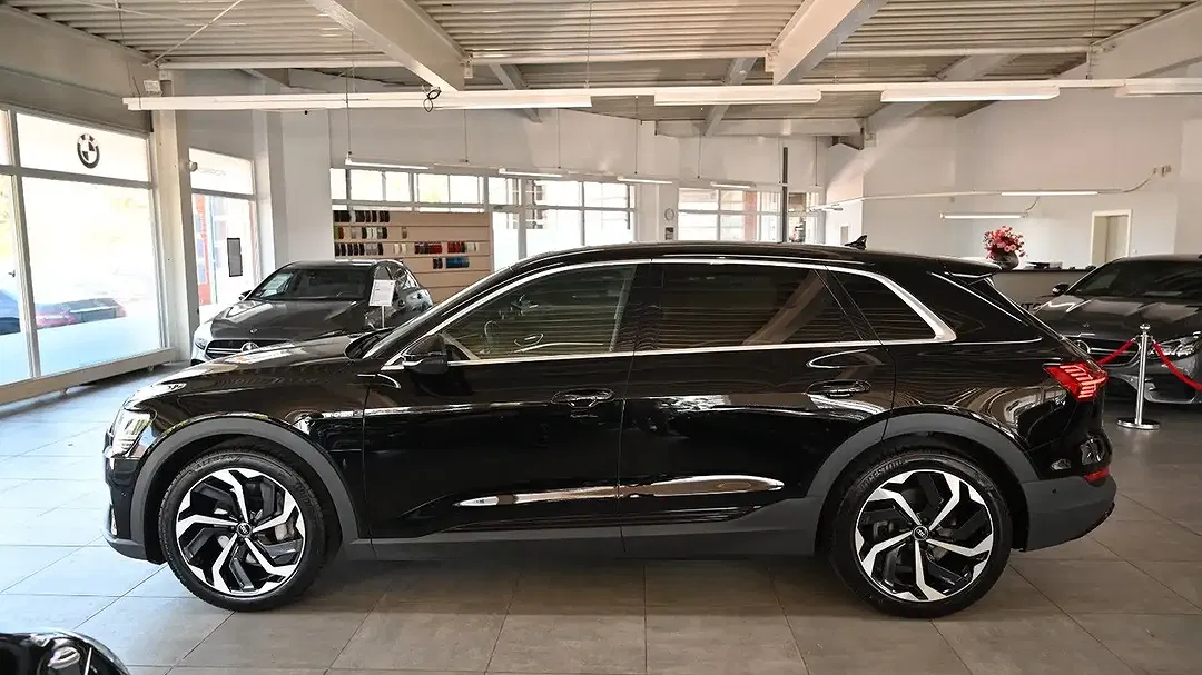 Audi e-tron 55 quattro - Thumbnail 4