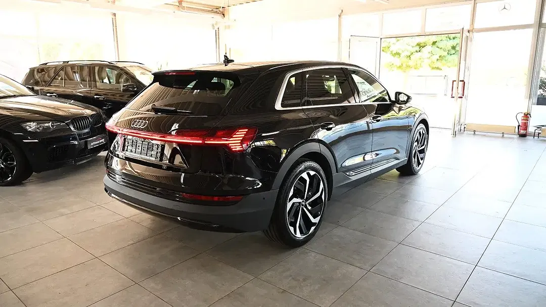 Audi e-tron 55 quattro - Thumbnail 8
