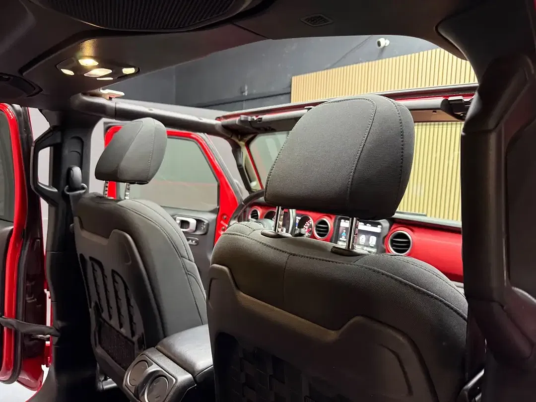 Jeep Wrangler Unlimited Rubicon - Thumbnail 14