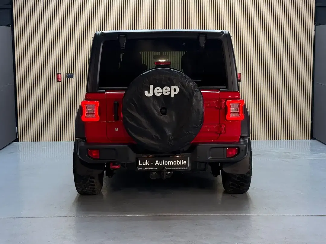 Jeep Wrangler Unlimited Rubicon - Thumbnail 5
