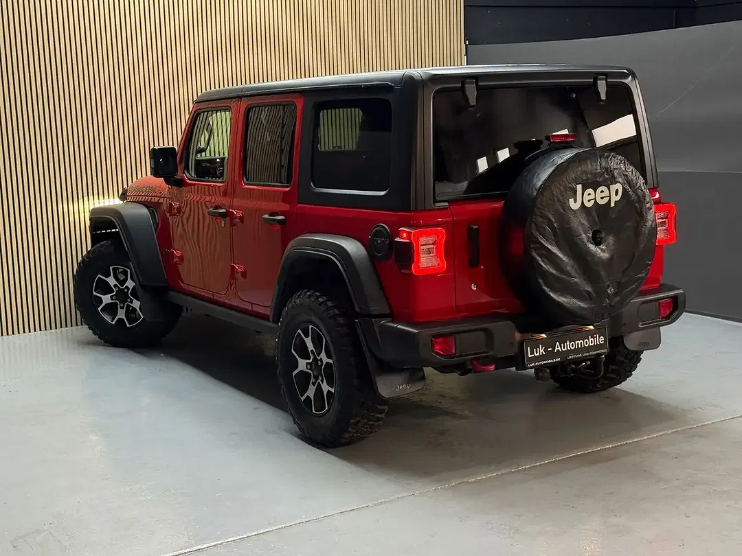 Jeep Wrangler Unlimited Rubicon - Thumbnail 6
