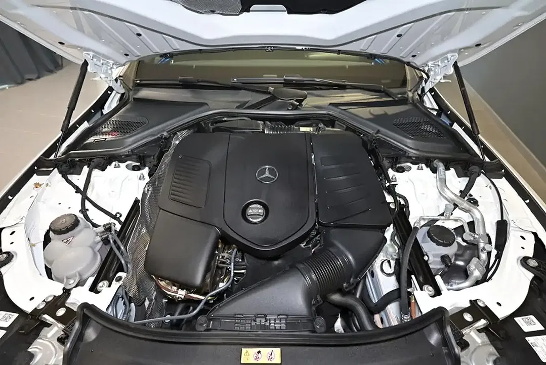 Mercedes-Benz E 200 4MATIC AMG Night - Thumbnail 13