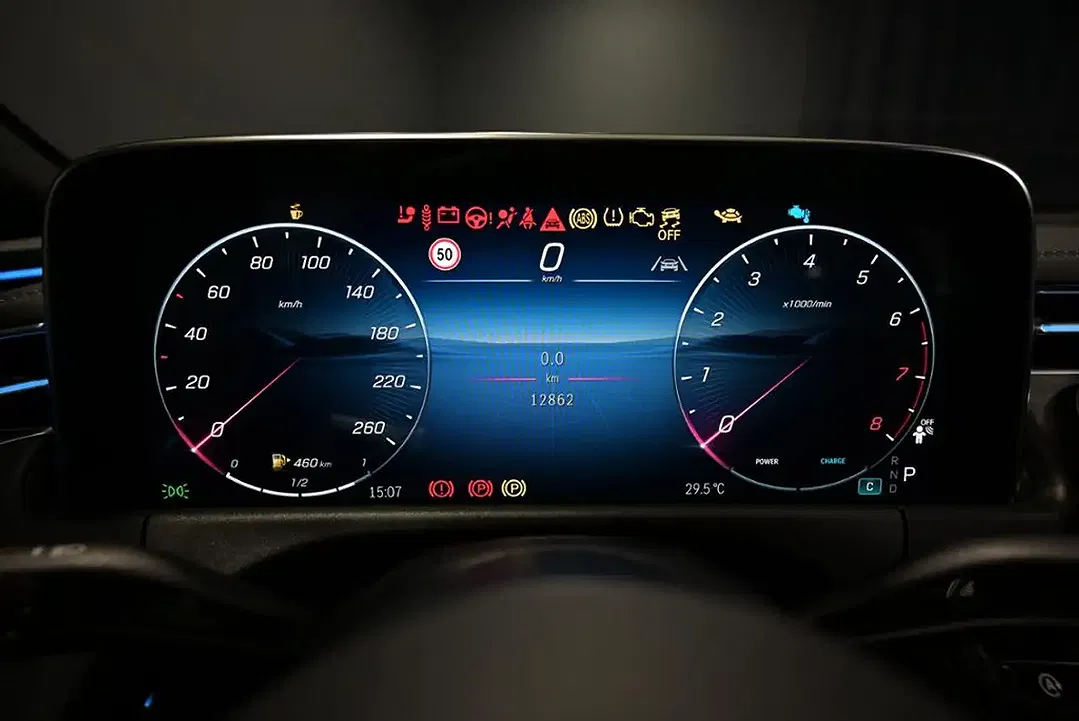 Mercedes-Benz E 200 4MATIC AMG Night - Thumbnail 9