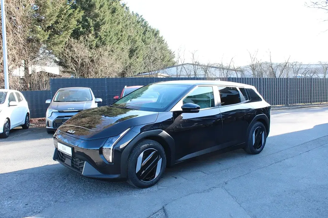 Kia EV4 Earth - Thumbnail 3