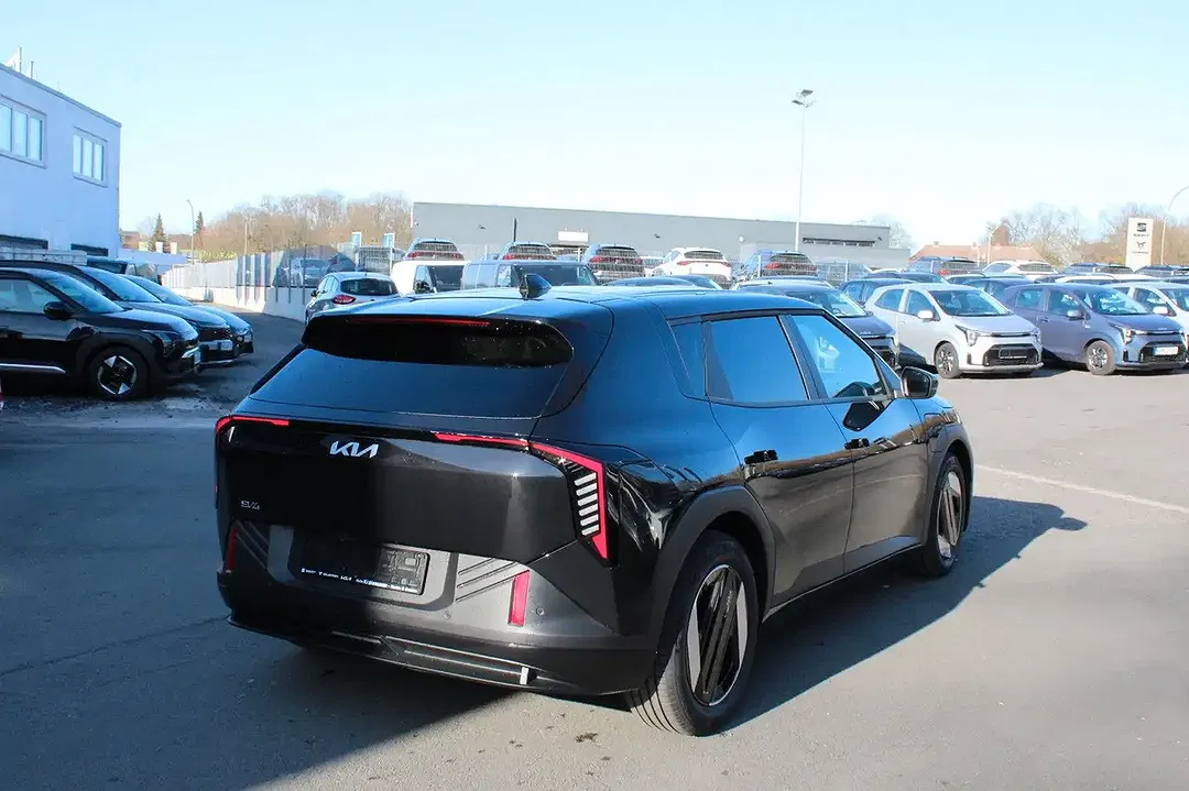 Kia EV4 Earth - Thumbnail 7