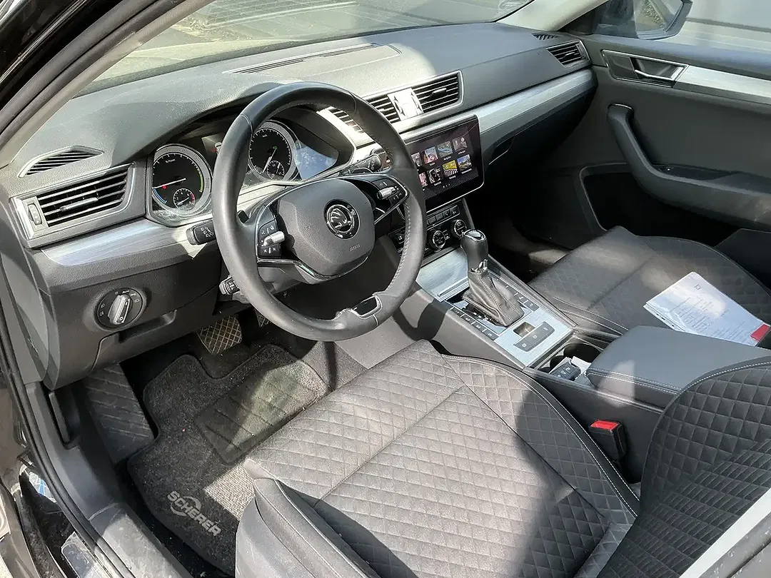 Skoda Superb iV Ambition - Thumbnail 3