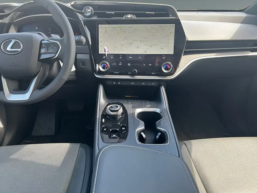 Lexus RZ 300e Executive Line - Thumbnail 11