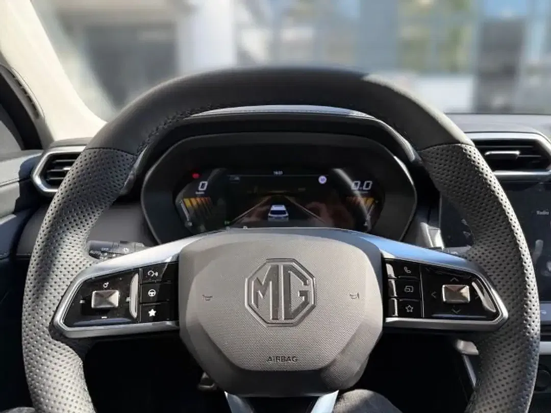 MG ZS 1.5 Hybrid+ Luxury - Thumbnail 10