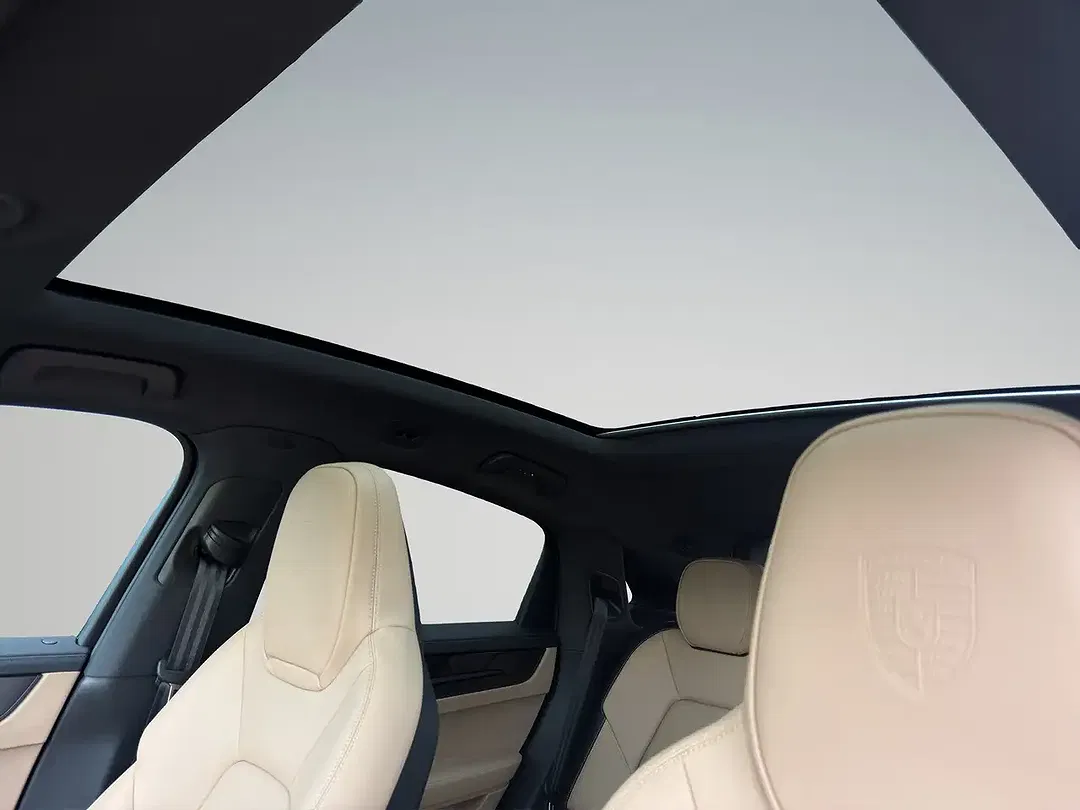 Porsche Cayenne E-Hybrid Coupe Edition - Thumbnail 11