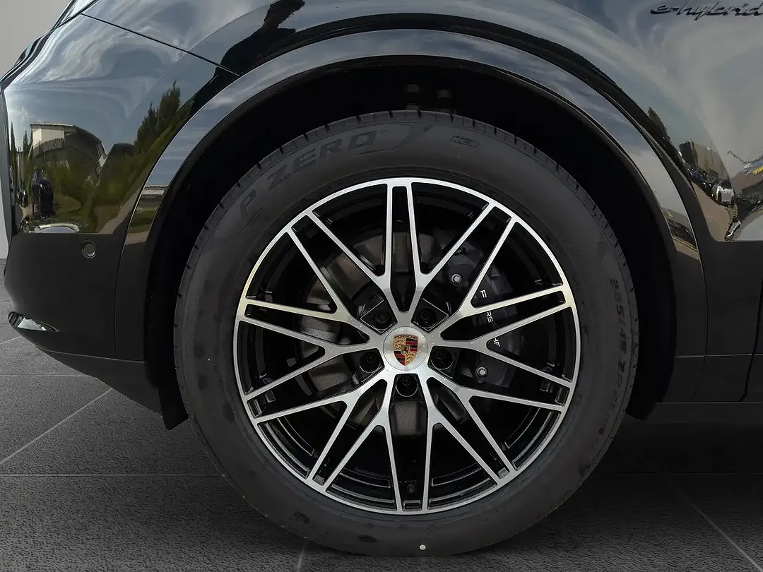 Porsche Cayenne E-Hybrid Coupe Edition - Thumbnail 7
