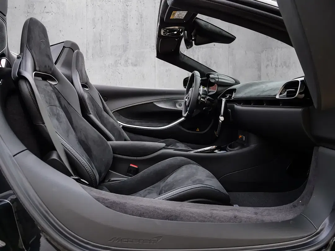 McLaren Artura Performance 60th Anniversary Le Mans Spider - Thumbnail 6